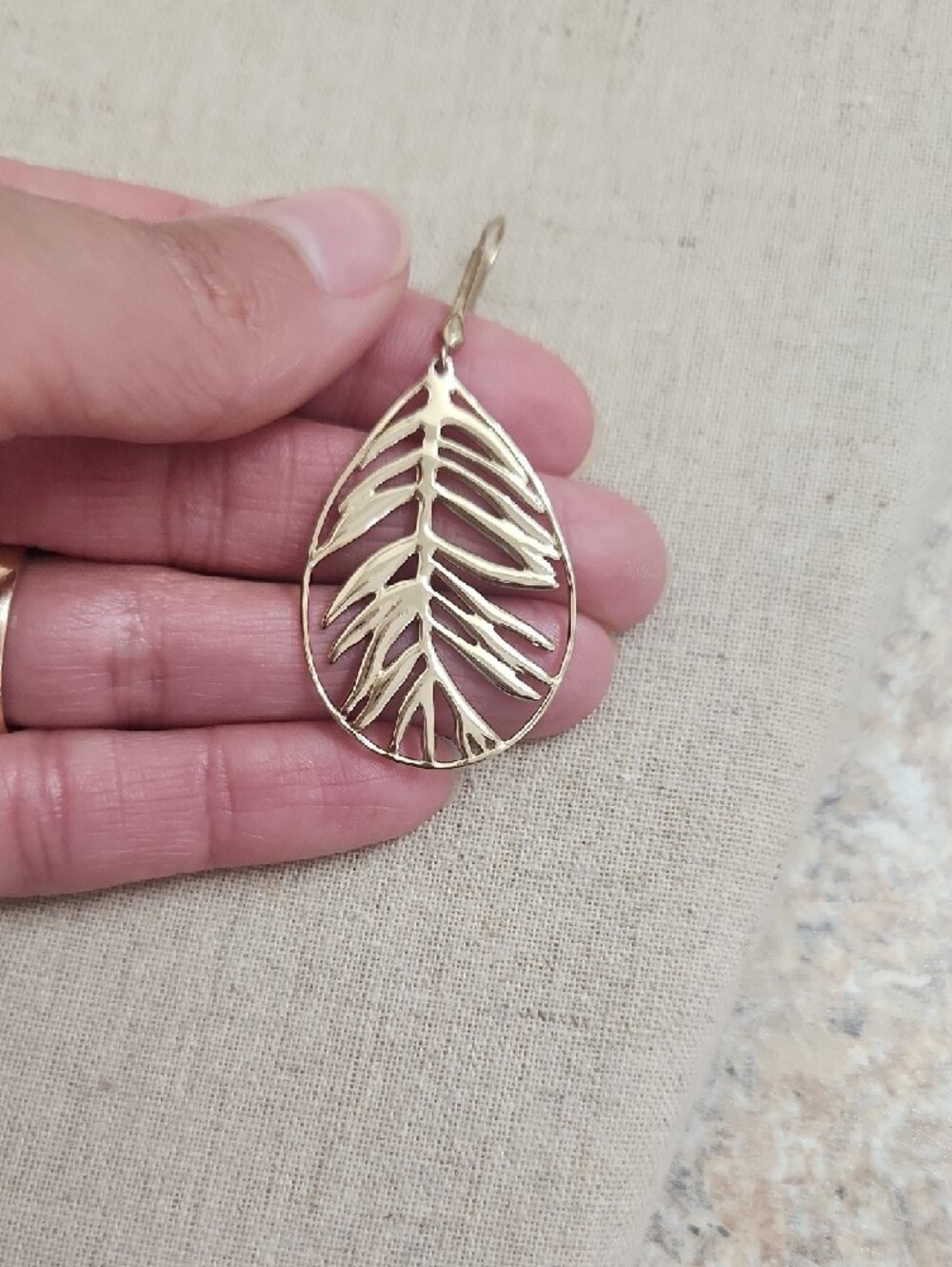 Stella&dot Goldtone Leaf Drop Earrings - Picture 3 of 3